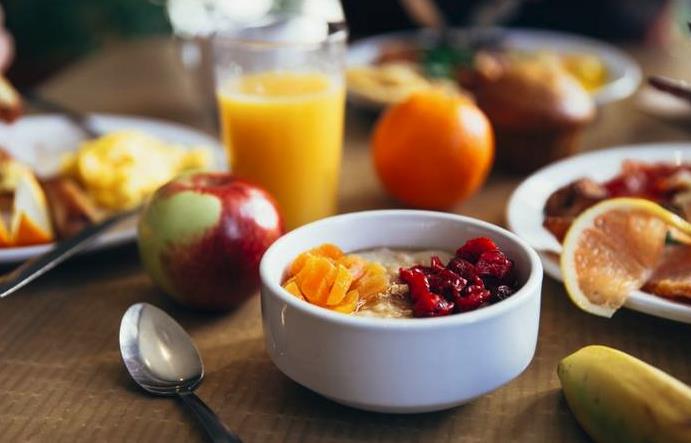 11月11日财经早餐：通胀飙升提振加息预期，美元创逾15个月新高，黄金涨幅收窄